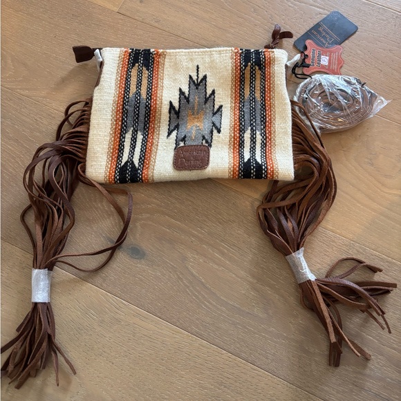 American Darling Bag Churro Wool Leather Tooled Fringe Aztec Boho Crossbody NWT - Picture 3 of 15